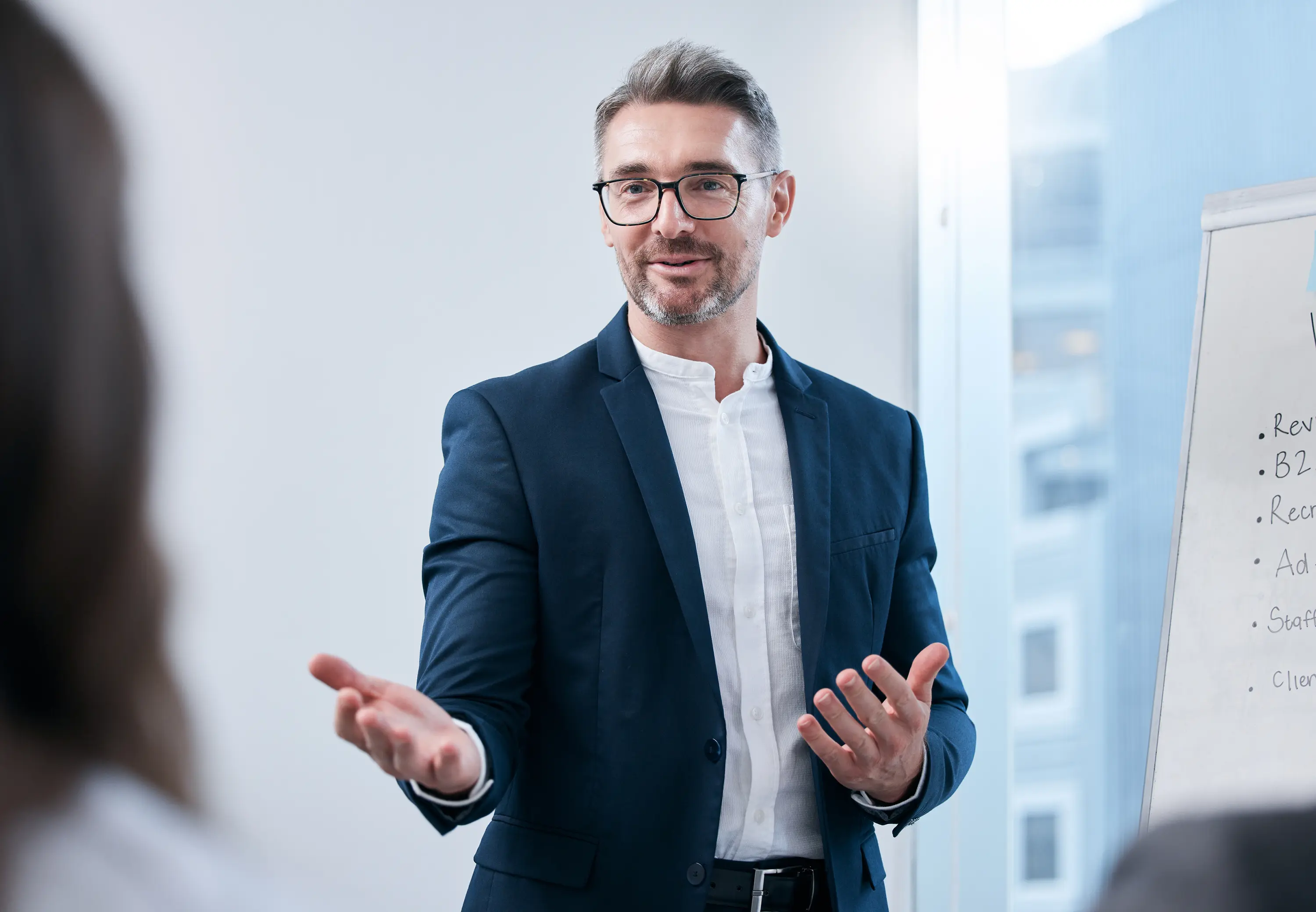 Spreker in pak – presentaties en trainingen over bedrijfsoverdracht Spreker in pak – presentaties en trainingen over bedrijfsoverdracht